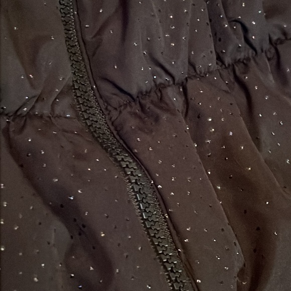 EUC Grane Girl’s Puffer Vest, full zip w clasp belt, M - Picture 9 of 16